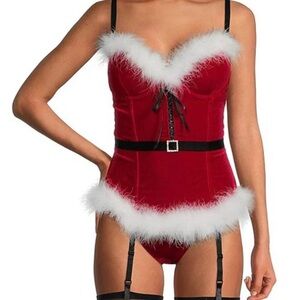 Elegant Red and White Lace-Up Chemise